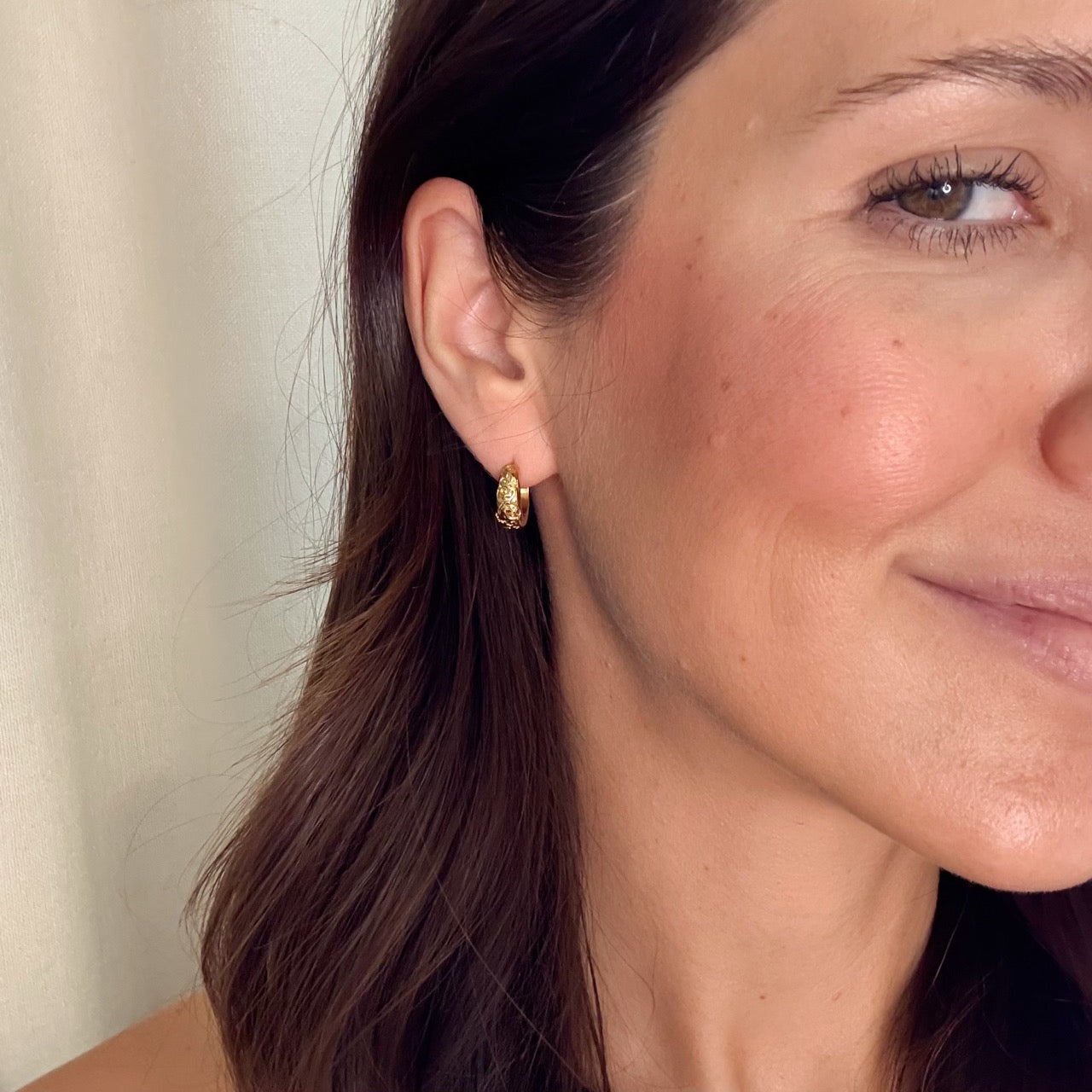 Heirloom Etch Teardrop Super Chunky Huggie Hoop Earrings