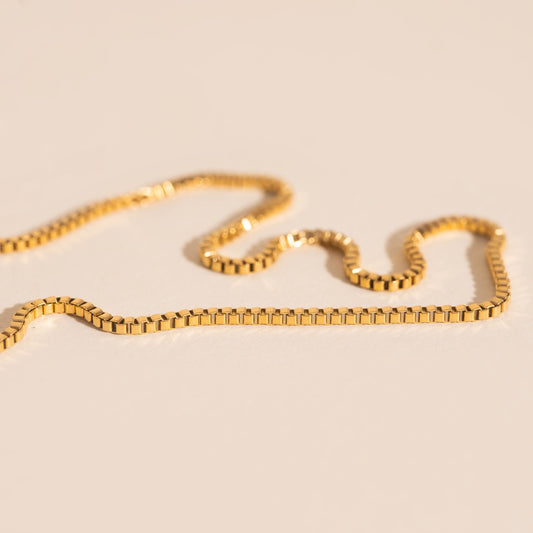 Dainty Box Chain Necklace (20")