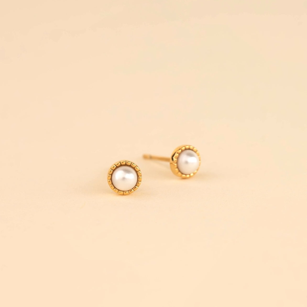 Pearl Stud Earrings – Oh Clementine