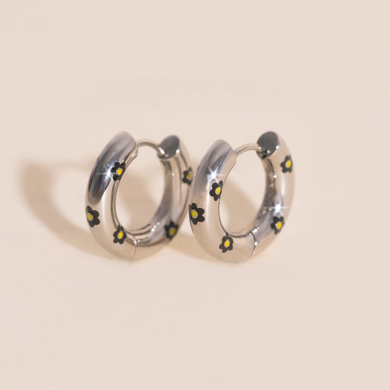 Daisy Chunky Rounded Huggie Hoop Earrings