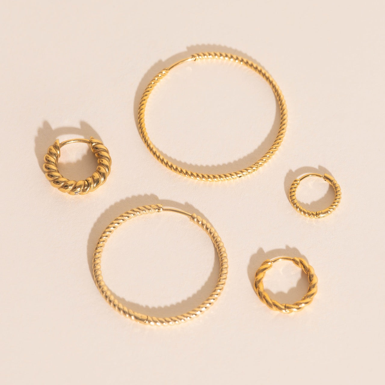 Lasso Rope Rounded Huggie Hoop Earrings