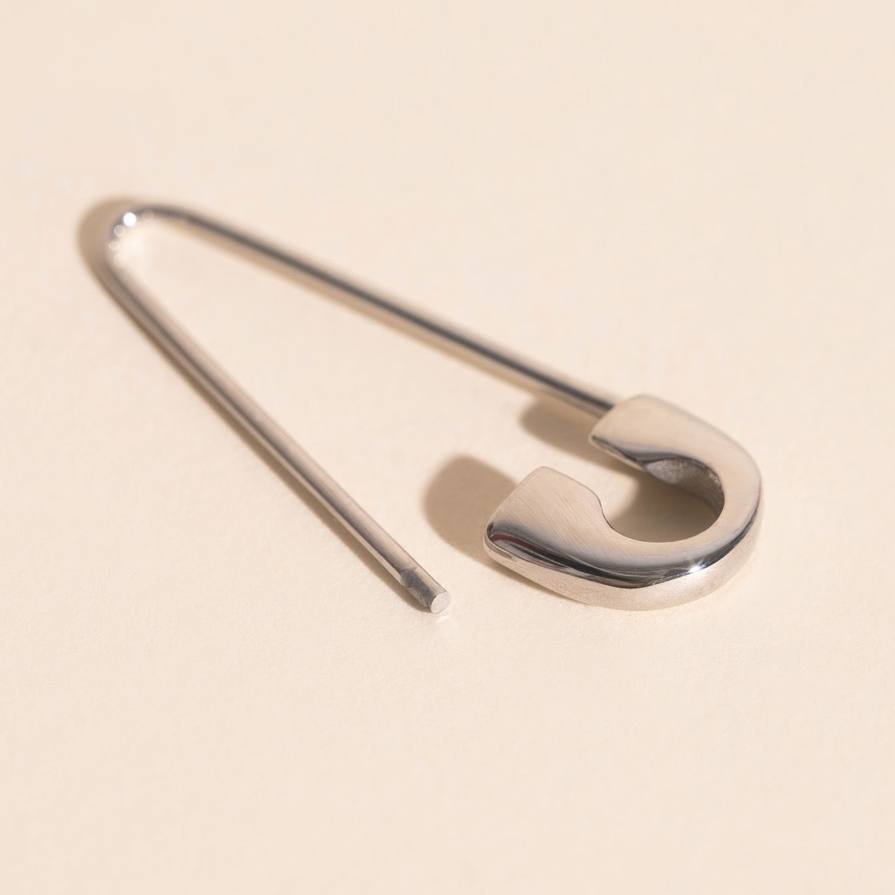 Safety Pin Necklace Charm Clasp (31mm) – Oh Clementine