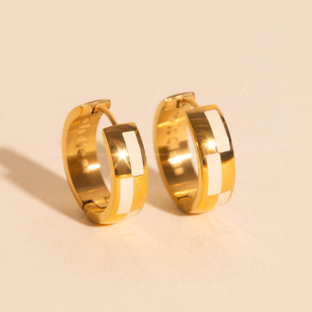 16mm Block Checkered Super Chunky Huggie Hoop Earrings