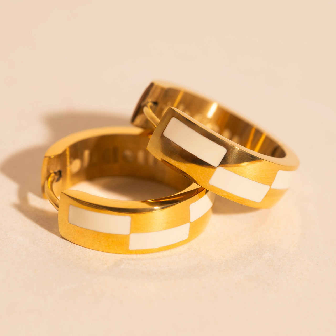 16mm Block Checkered Super Chunky Huggie Hoop Earrings