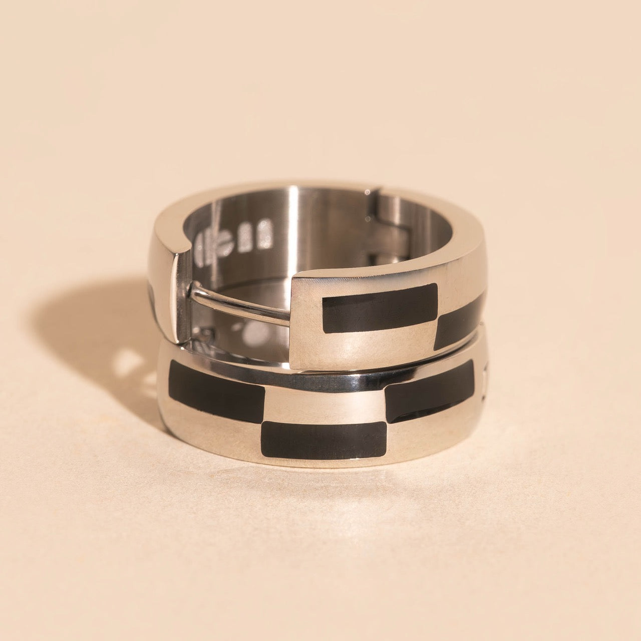 16mm Block Checkered Super Chunky Huggie Hoop Earrings