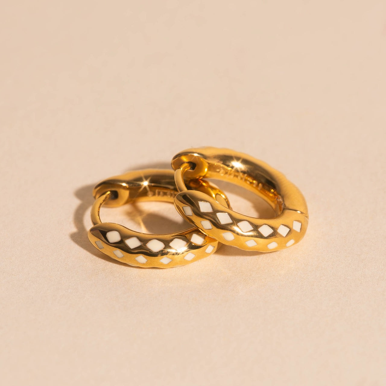 Diamond Lattice Chunky Rounded Huggie Hoop Earrings