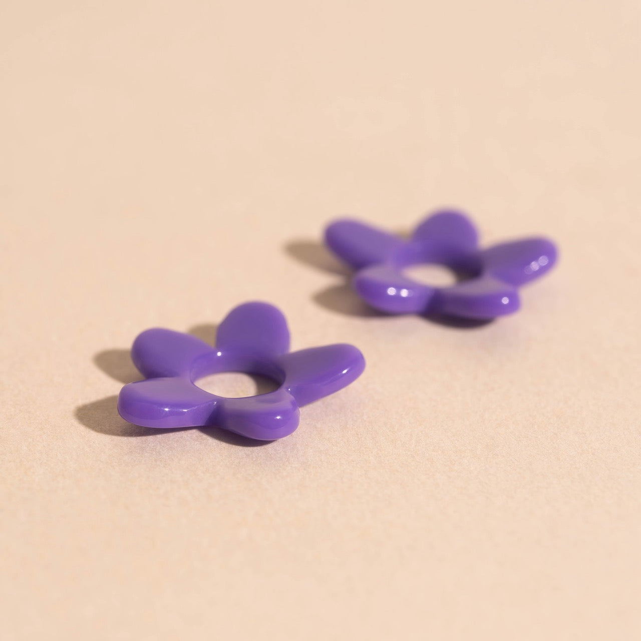 Acrylic Flower Chunky Huggie Hoop Charms