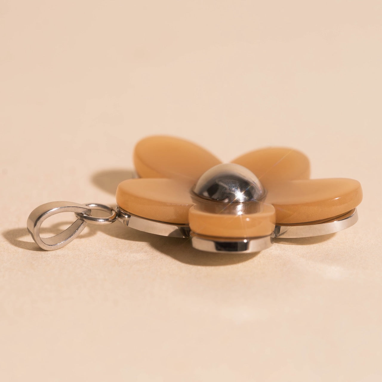 Jumbo Daisy Necklace Charm