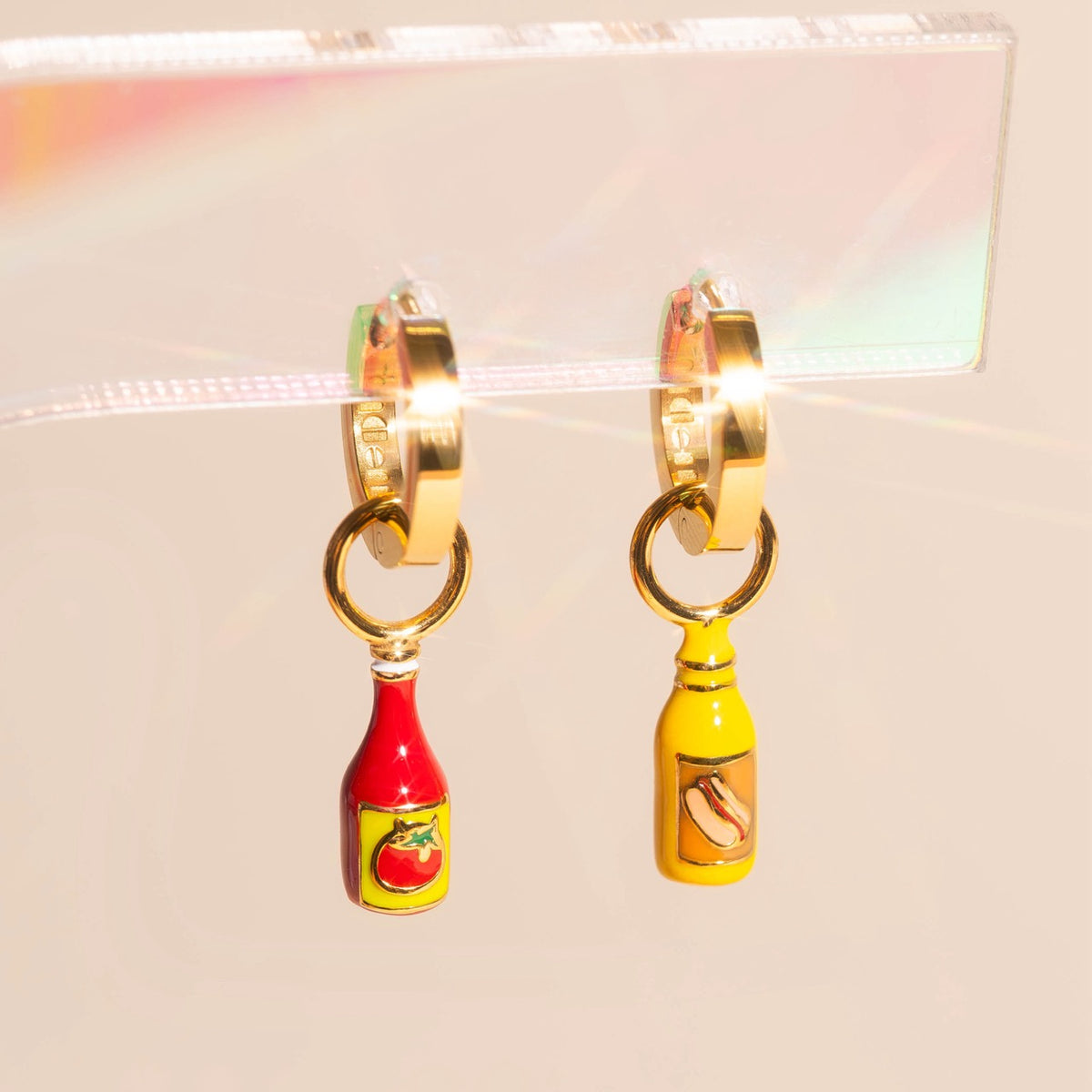 Pack: Ketchup & Mustard Charms, Huggies, & Claw Clip
