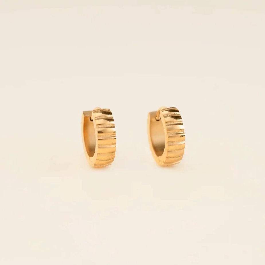 Scalloped Chunky Huggie Hoop Earrings