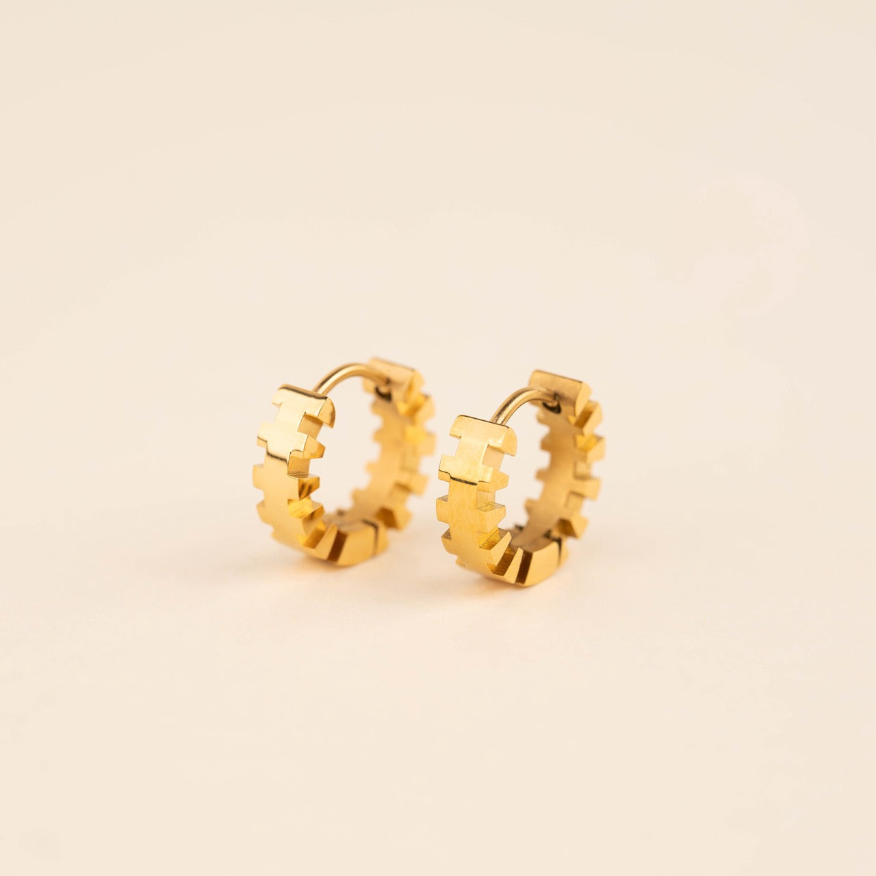 Turret Chunky Huggie Hoop Earrings