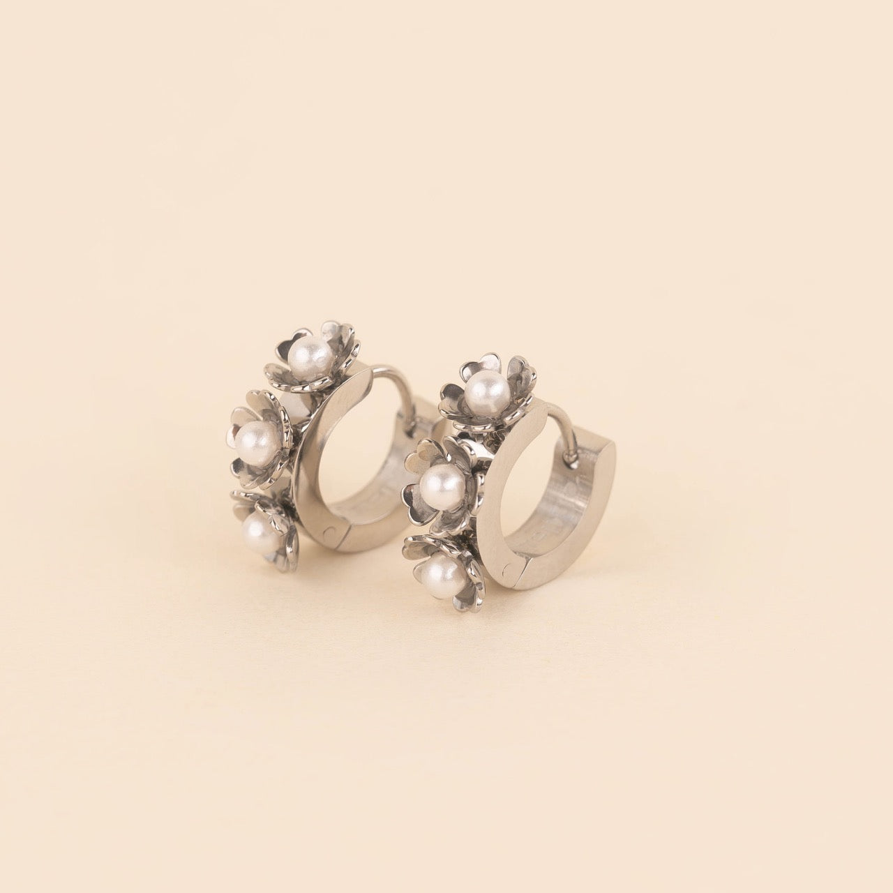 Pearl Flower Chunky 3D Huggie Hoop Earrings