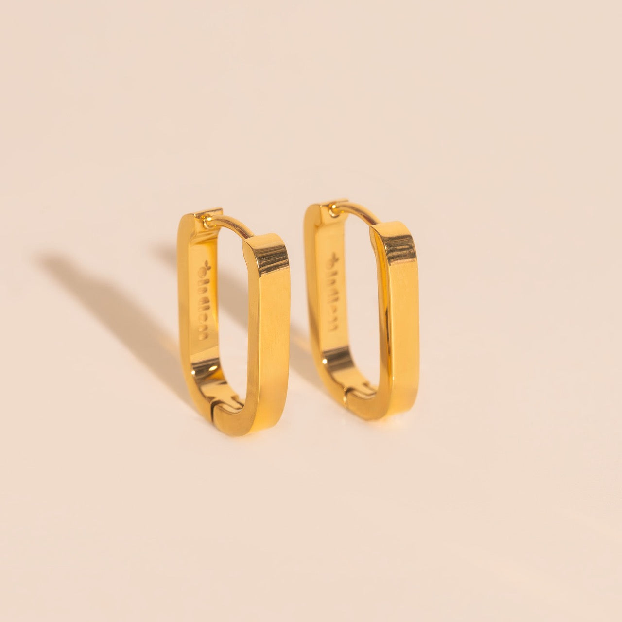 Titanium Smooth Oblong Huggie Hoop Earrings - FeatherTUFF™ – Oh