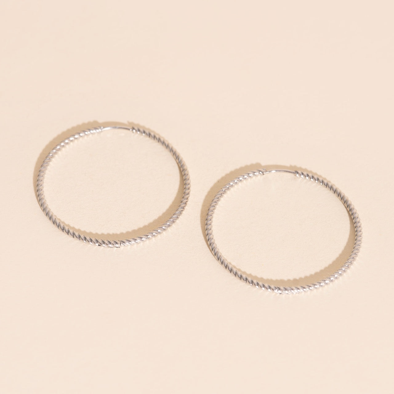 Lasso Rope Rounded Huggie Hoop Earrings