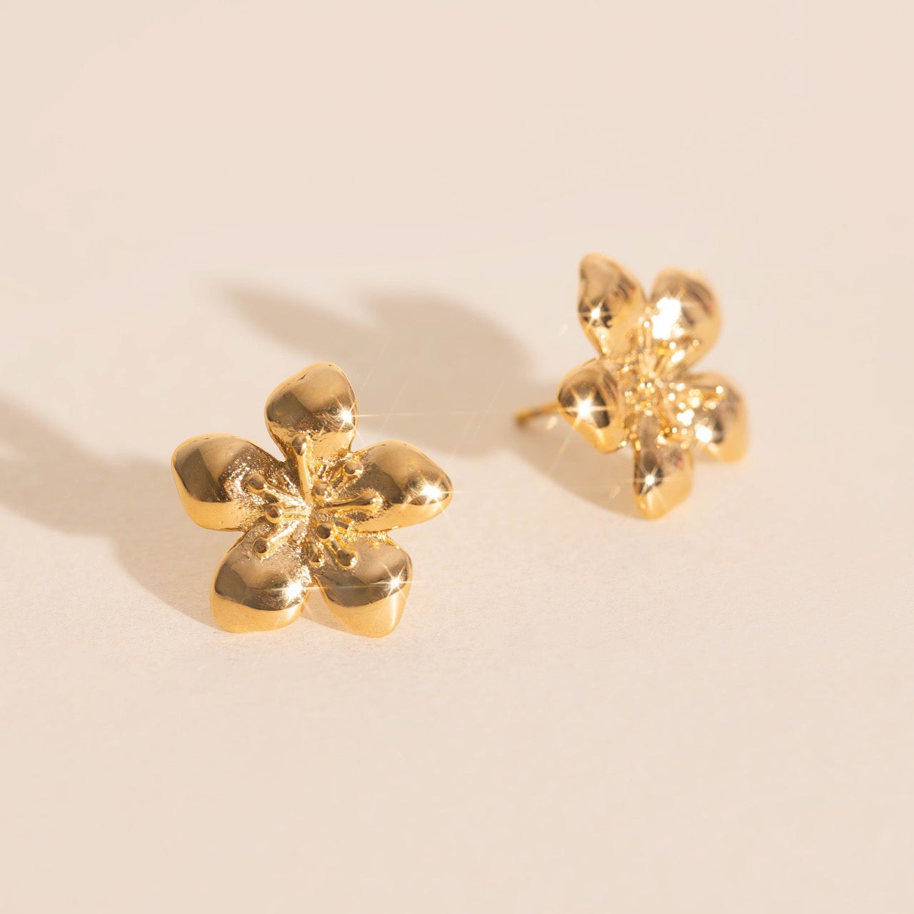 Hibiscus Stud Earrings – Oh Clementine