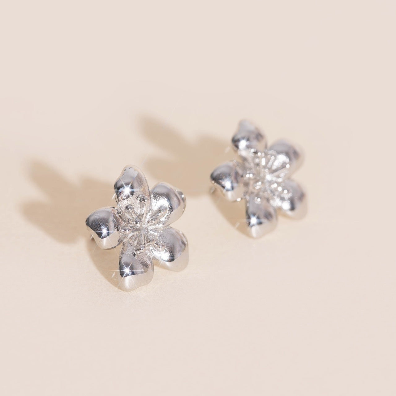 Hibiscus Stud Earrings – Oh Clementine