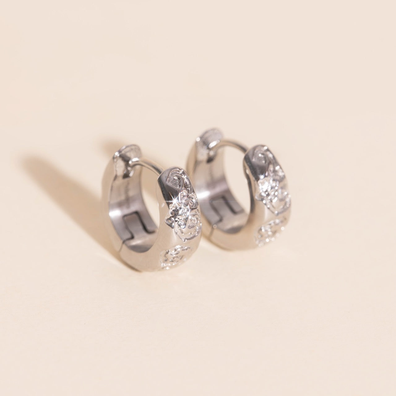 Heirloom Etch Teardrop Super Chunky Huggie Hoop Earrings