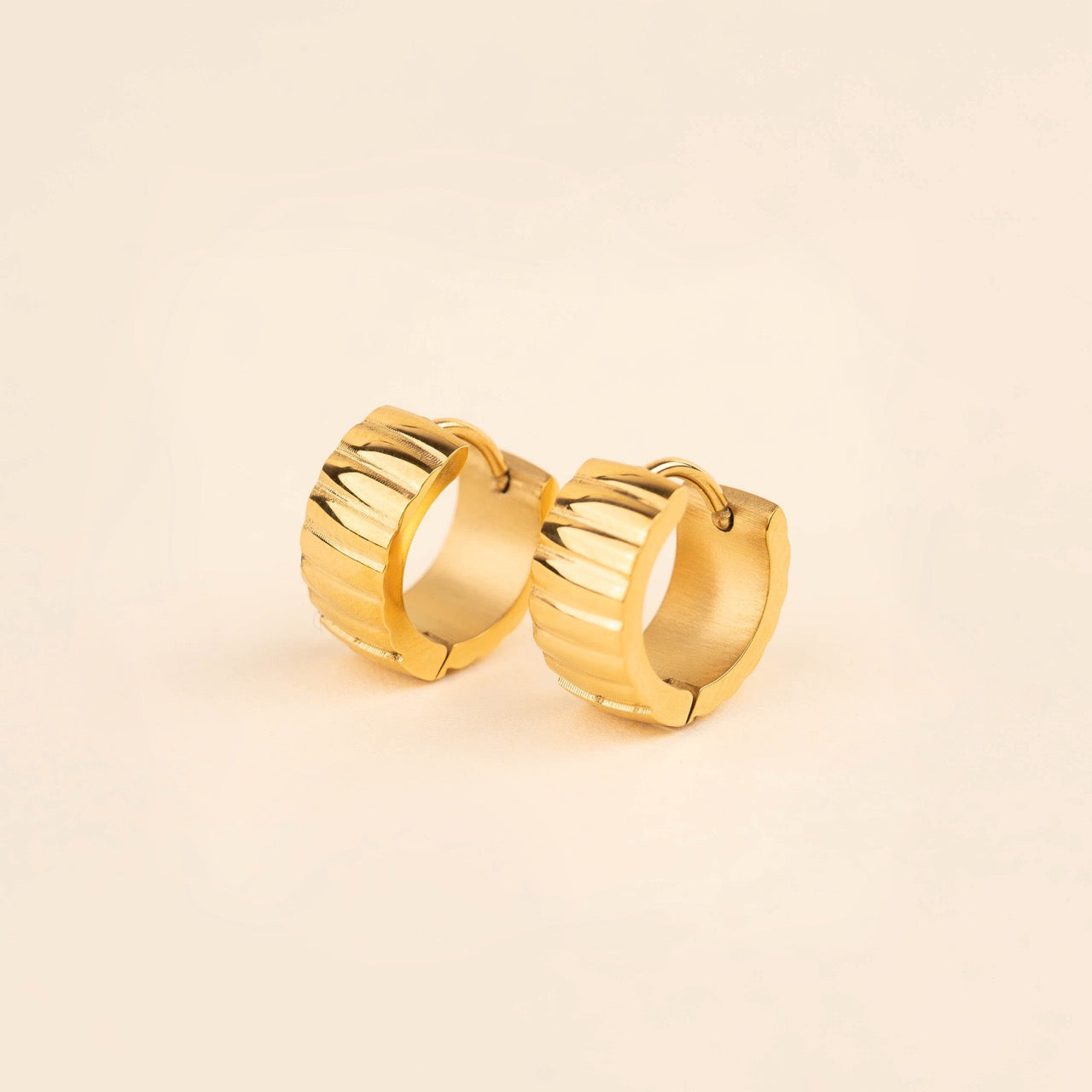 Scalloped Super Chunky Huggie Hoop Earrings