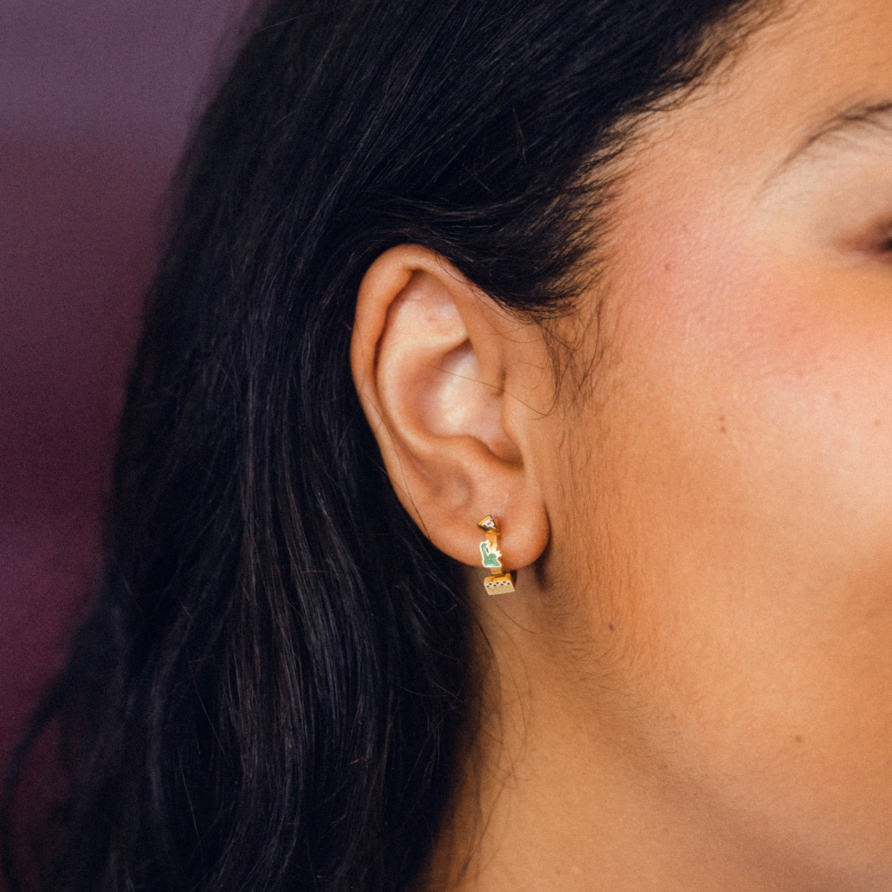 NYC 3D Huggie Hoop Earrings – Oh Clementine