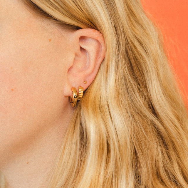 Scalloped Chunky Huggie Hoop Earrings